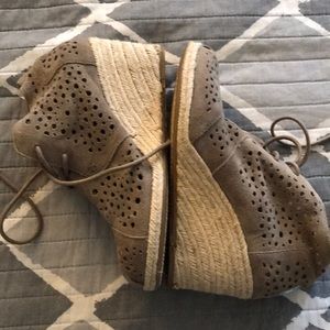 Toms Perforated Wedge Booties